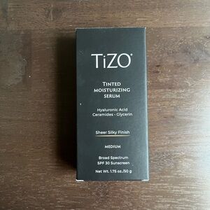 Tizo Tinted Moisturizing Serum Medium